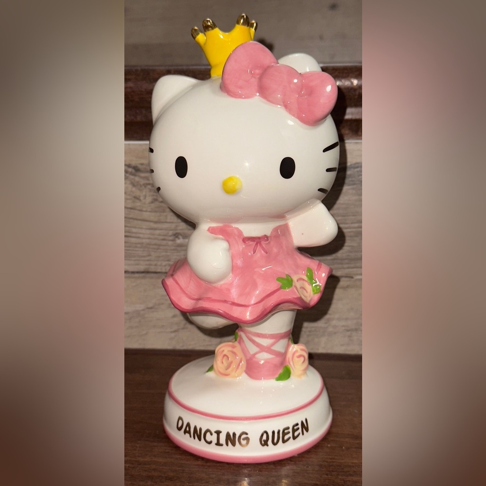 Cute 🥰 Hello Kitty “Dancing Queen” Ballerina Blue Sky Clayworks Figurine C…